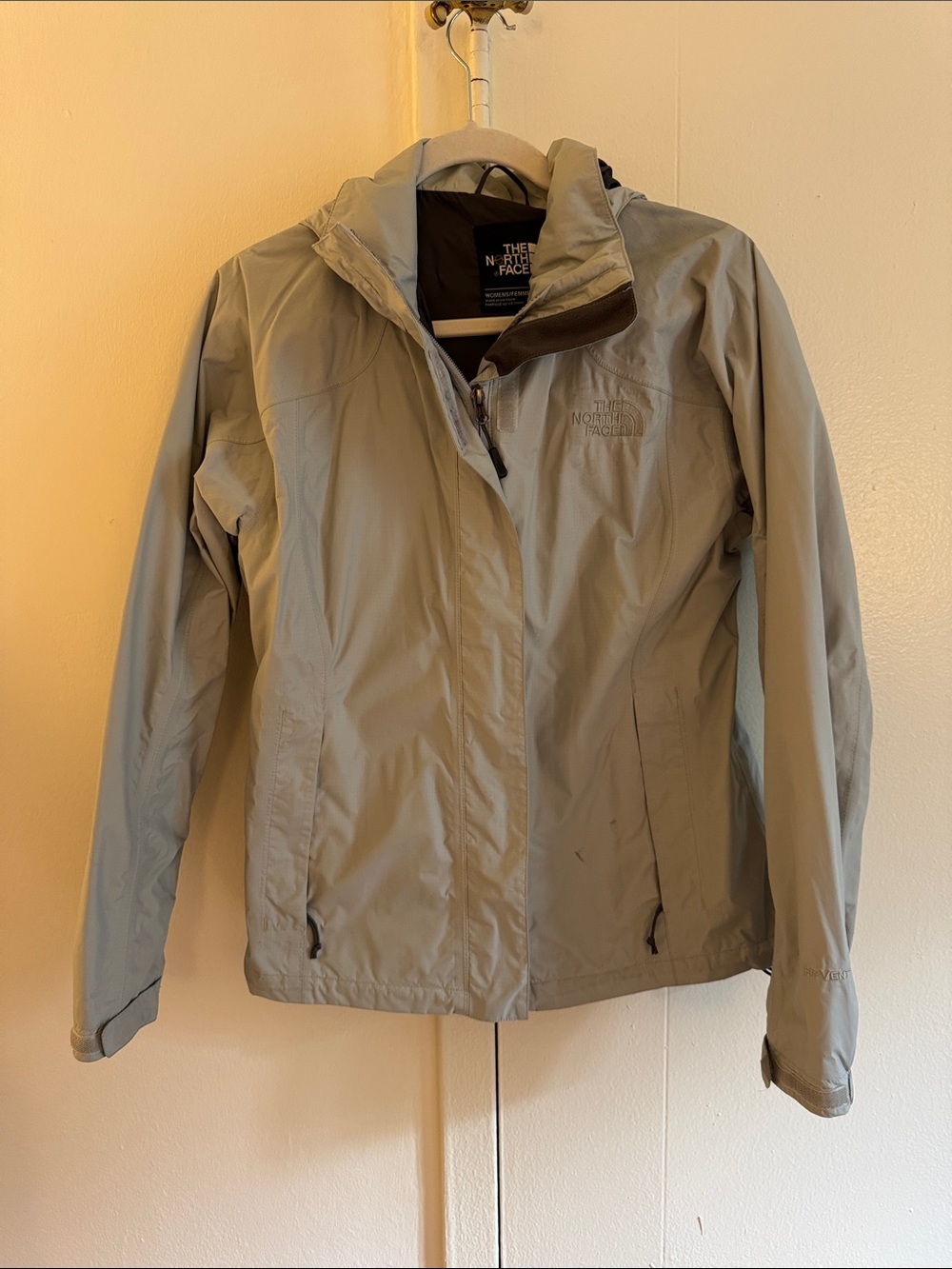 The North Face Women's Light Gray Shell Jacket